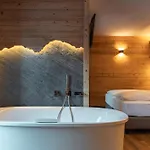 Dolomiti Luxury Mountain View Bike Friendly Aparthotel 4*