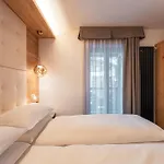 Aparthotel Dolomiti Luxury Mountain View Bike Friendly 4*