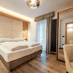Dolomiti Luxury Mountain View Bike Friendly Aparthotel 4*