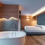 Aparthotel Dolomiti Luxury Mountain View Bike Friendly Canazei