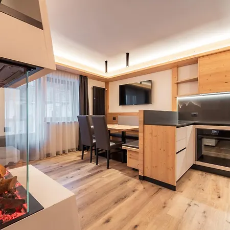 Dolomiti Luxury Mountain View Bike Friendly Aparthotel 4*