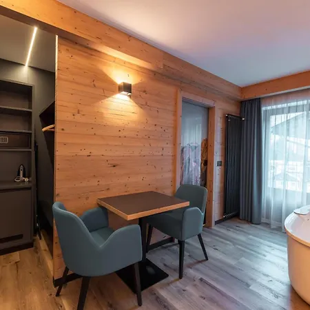 Dolomiti Luxury Mountain View Bike Friendly Lejlighedshotel