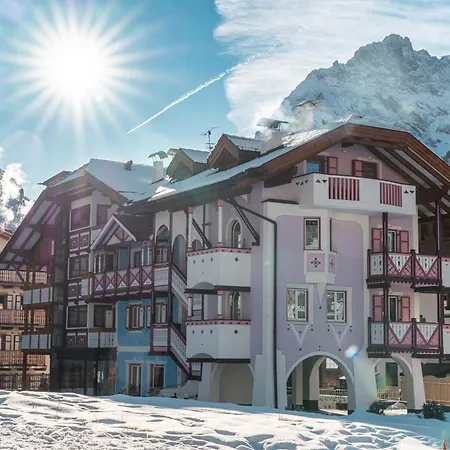 Aparthotel Dolomiti Luxury Mountain View Bike Friendly 4*