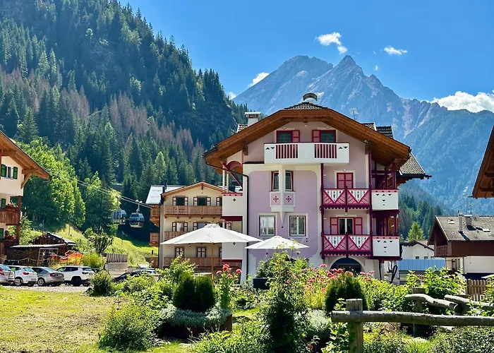 Dolomiti Luxury Mountain View Ski-in Ski-out カナツェーイ