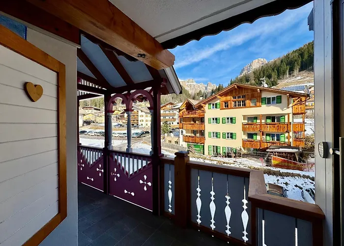 Dolomiti Luxury Mountain View Ski-in Ski-out カナツェーイ