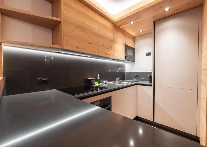 Dolomiti Luxury Mountain View Ski-in Ski-out アパートホテル カナツェーイ