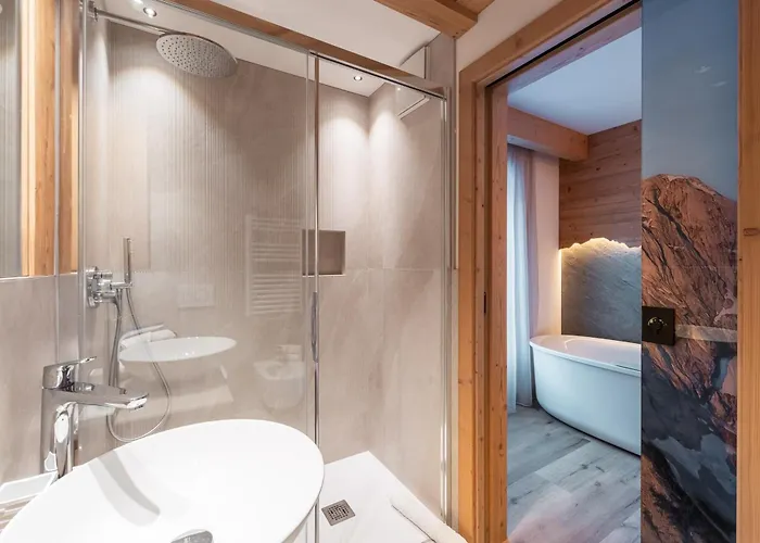 Dolomiti Luxury Mountain View Ski-in Ski-out アパートホテル 4*