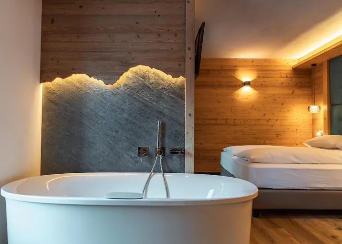 Dolomiti Luxury Mountain View Bike Friendly Aparthotel 4*