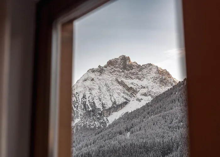 Dolomiti Luxury Mountain View Ski-in Ski-out アパートホテル カナツェーイ