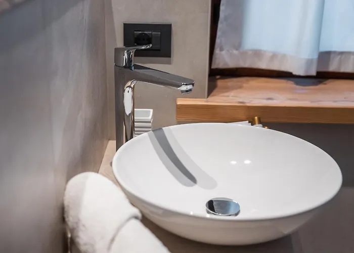 Dolomiti Luxury Mountain View Ski-in Ski-out アパートホテル カナツェーイ