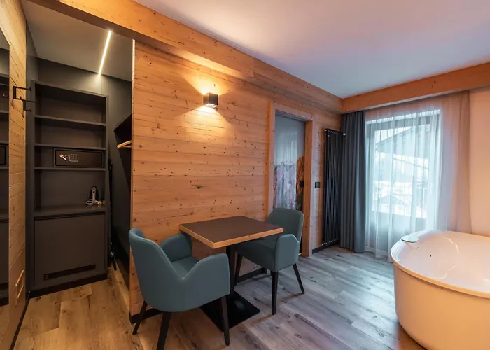 アパートホテル Dolomiti Luxury Mountain View Ski-in Ski-out 4*