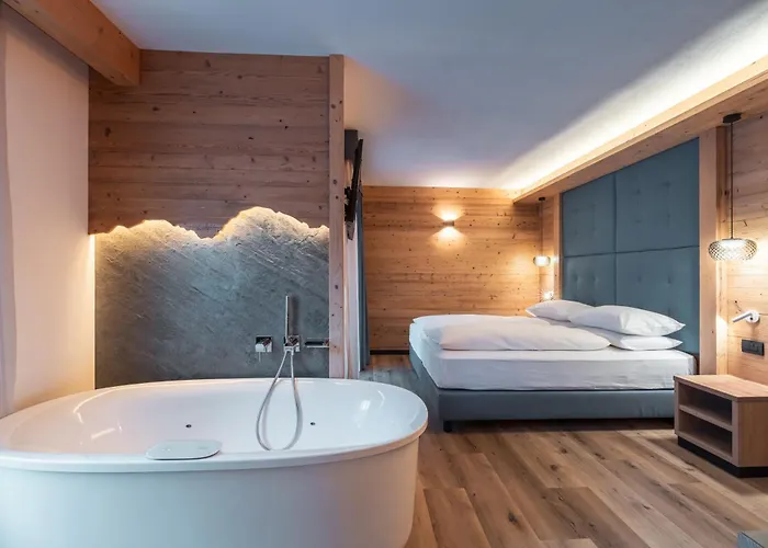 アパートホテル Dolomiti Luxury Mountain View Ski-in Ski-out カナツェーイ