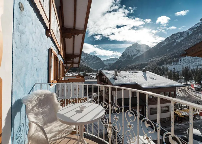 Dolomiti Luxury Mountain View Ski-in Ski-out 4* カナツェーイ
